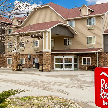 Red Roof Inn & Suites Omaha - Каунсил-Блафс Экстерьер фото